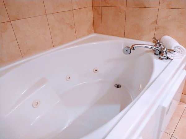 Jetted Tub Replacement in Granger