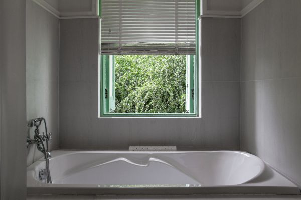 Fiberglass Tub Installation in Granger